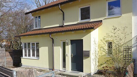 Verkauf modernisiertes Reihenhaus mit Dachterrasse und sonnigem Garten